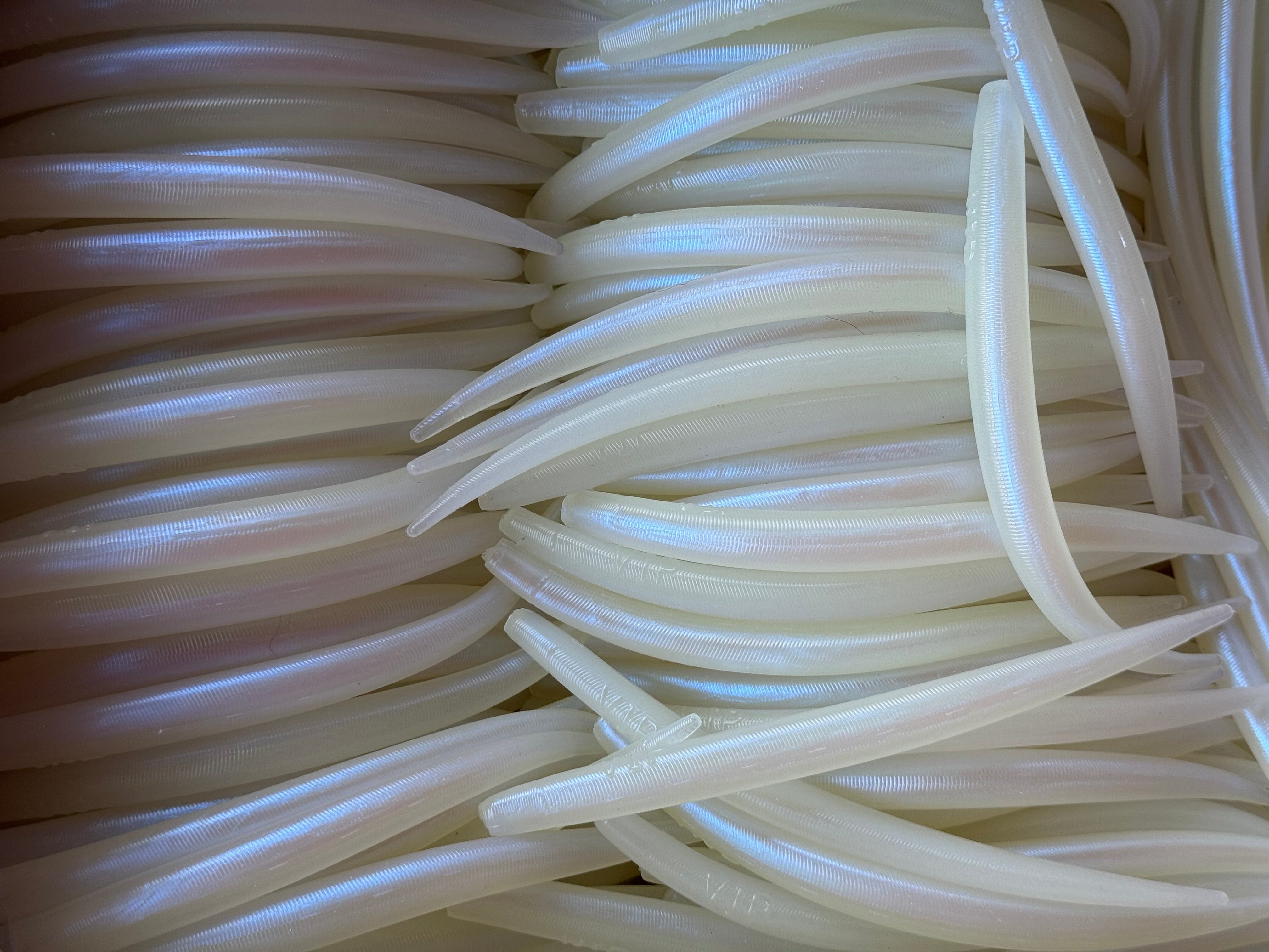 6" Glow/Pearl Eel (Single Bait)
