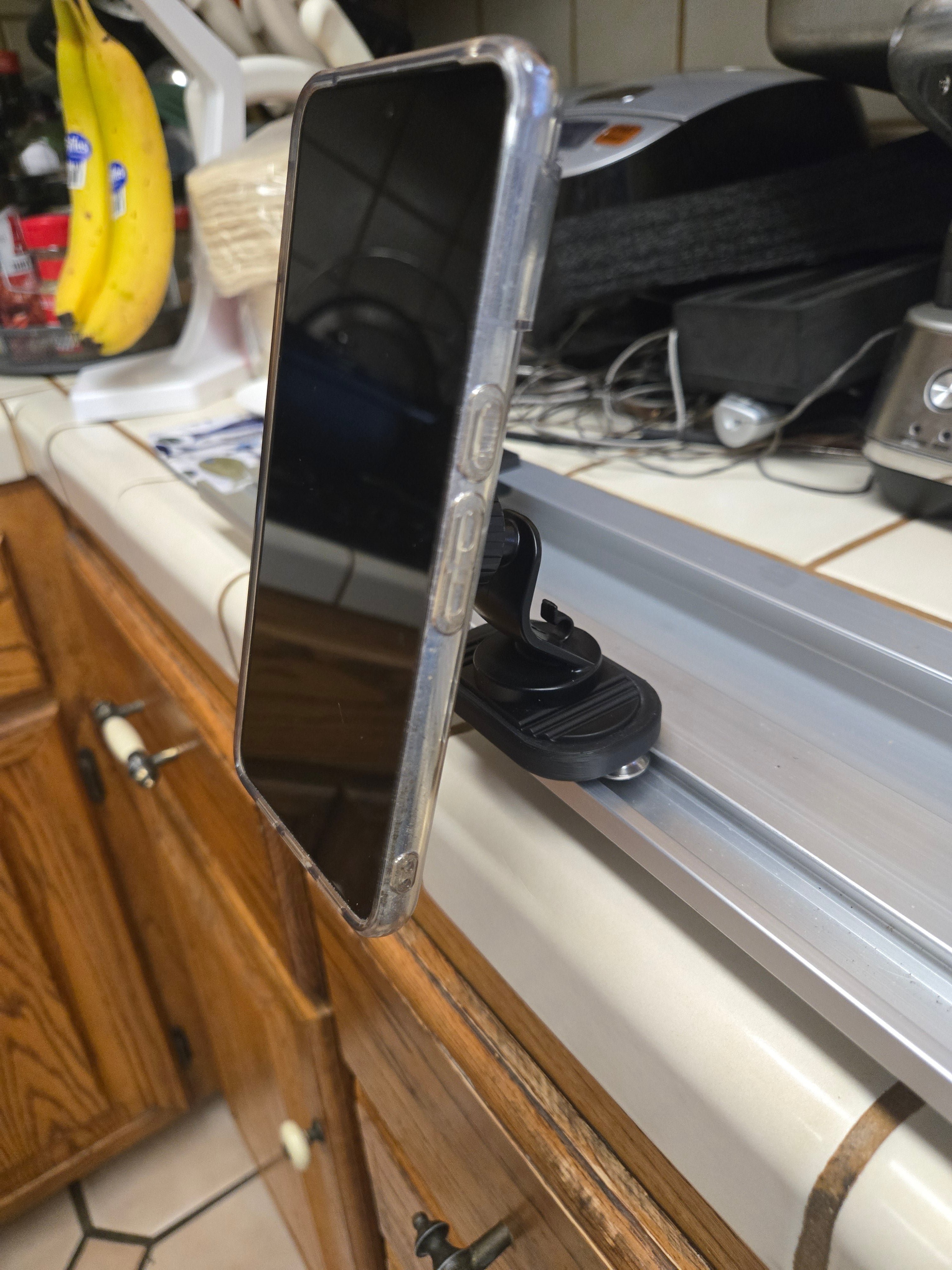 Magsafe phone mount